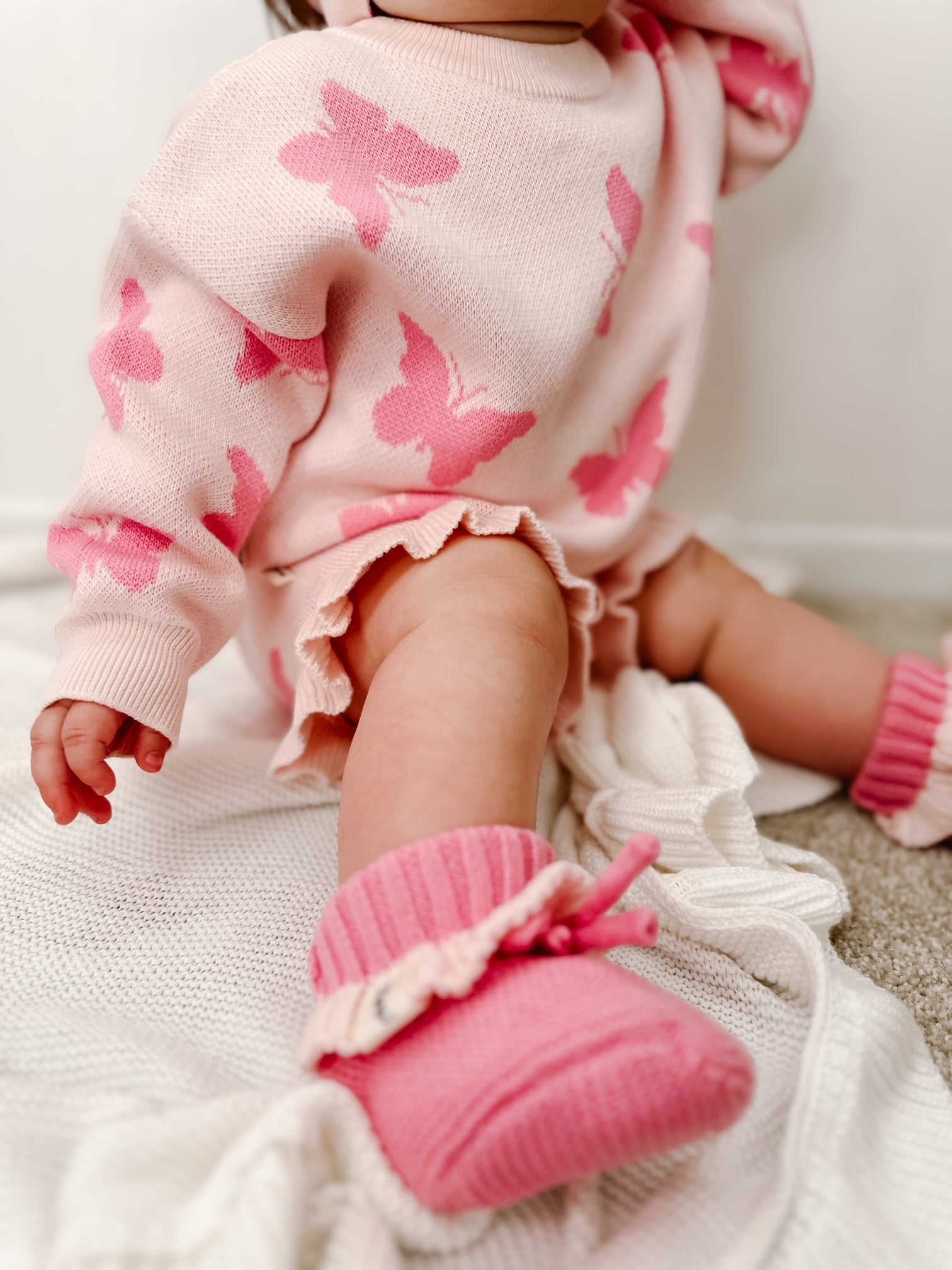 Knit Frill Tie Booties - Flutter Pink & White